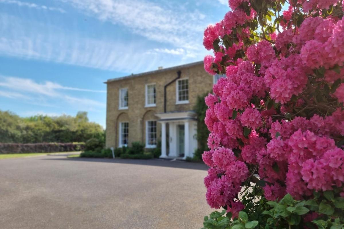 Hadlow Manor Hotell Exteriör bild